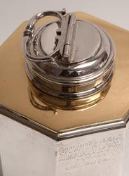 Ytterlock till vinkanna