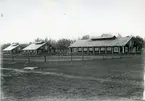 Kolbäck sn, Strömsholm, Utnäslöt.
Stallar.