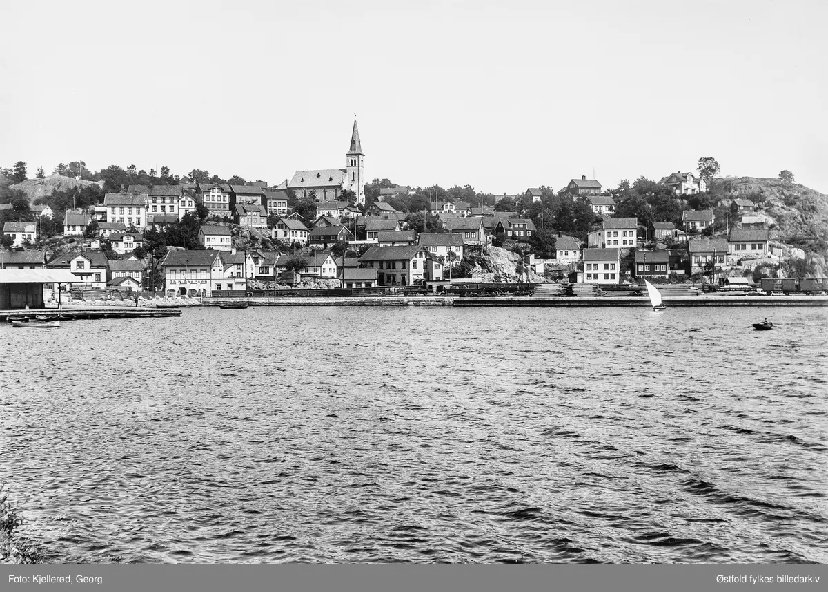 Barbu, Arendal i 1910 med Barbu kirke, bygget 1880. Utsnitt.
