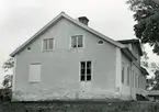 Kolbäck sn, Strömsholm.
Ridskolan, Kungsladugården.
Mangårdsbyggnad uppförd 1815.