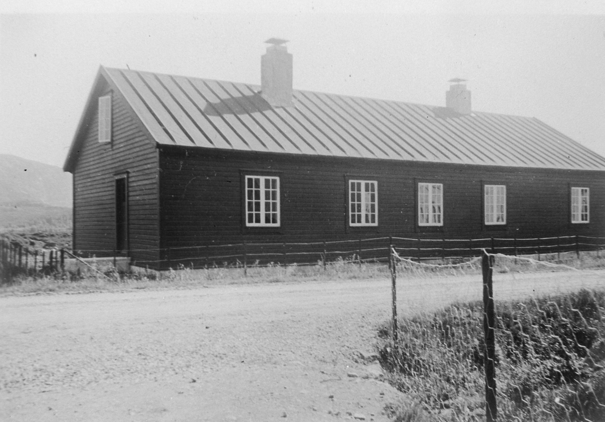 Diverse kopiplater fra inn- og utland for Landslaget for Norges Ungdomsherberger Trøndelag Krets (Kopi)