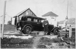 Bil med kjetting på hjulene. Crysler Roadster Nash 1930 i Sj