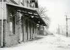 Karbennings sn.
Snytens järnvägsstation, entrédelen mot spåret, 1971.