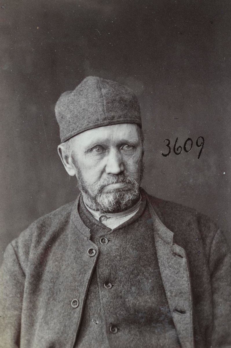 Registreringsfoto fra Kristiania-politiets forbryteralbum 1890 - 1895