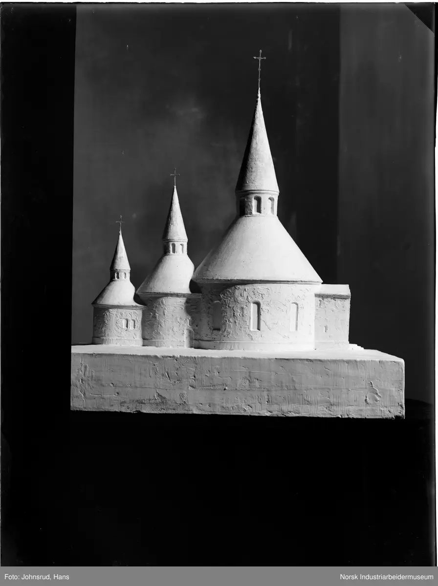 Modell av kirke. Antatt modellen for kirken på Gjestrudmoen foreslått av Ole Halvorsen Holta.