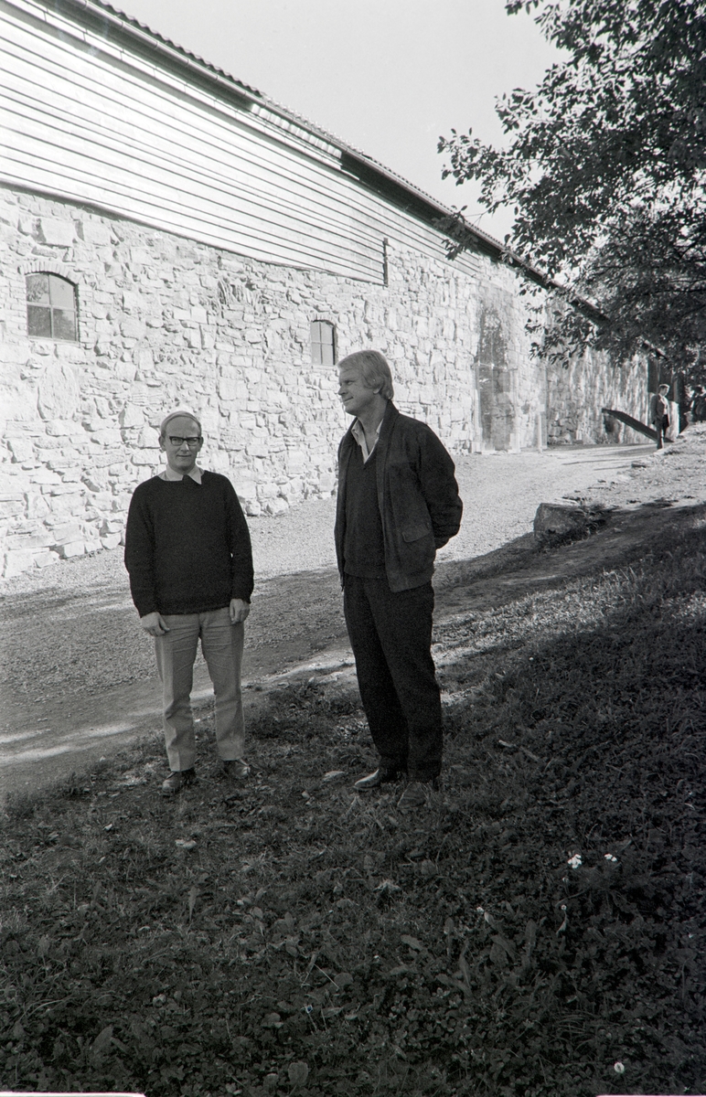 Fylkeskonservator/Museumbestyrer Per Martin Tvengsberg, arkitekt Sverre Fehn, Storhamarlåven.
