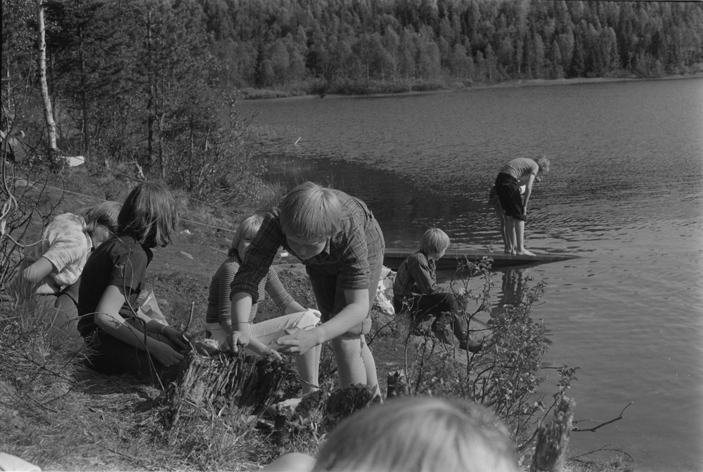 Utflukt til Mosåsen. Flere bilder, bading, pølsegrilling m.m.