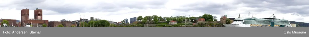 Panorama, utsikt, cruiseskip, seilskute, brygger, havn, fjord, Oslo øst, Oslo vest, Rådhuset, Akershus Festning