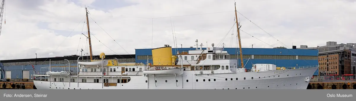 Panorama, utsikt, cruiseskip, seilskute, brygger, havn, fjord, Oslo øst, Oslo vest, Rådhuset, Akershus Festning
