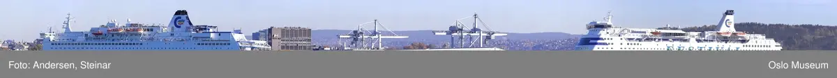 Panorama, utsikt, cruiseskip, seilskute, brygger, havn, fjord, Oslo øst, Oslo vest, Rådhuset, Akershus Festning