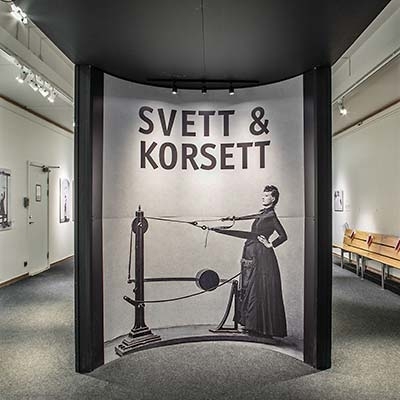 Dokumentation av utställningen Svett & Korsett.
