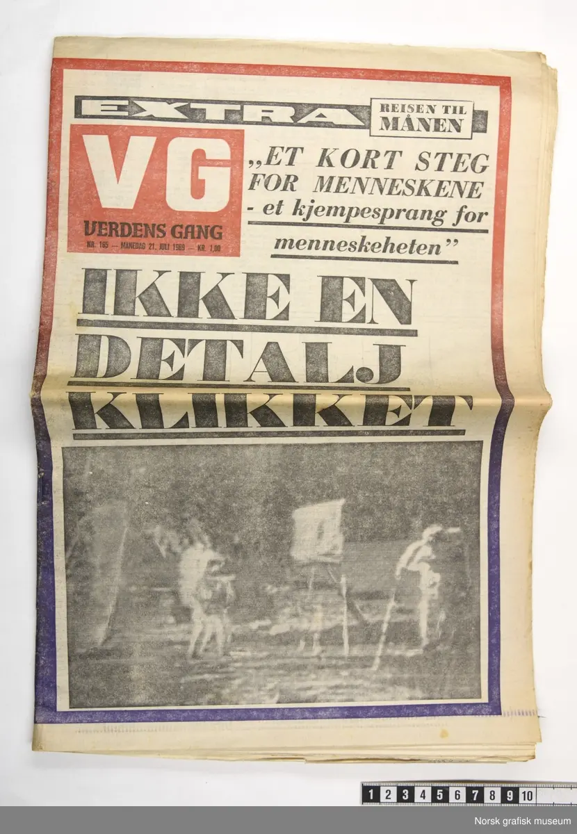 En samling med forskjellige avispapirer: Stavanger Avis, 1ste mai, VG, Merkur, Stavangeren, Aftenposten og Morgenbladet.