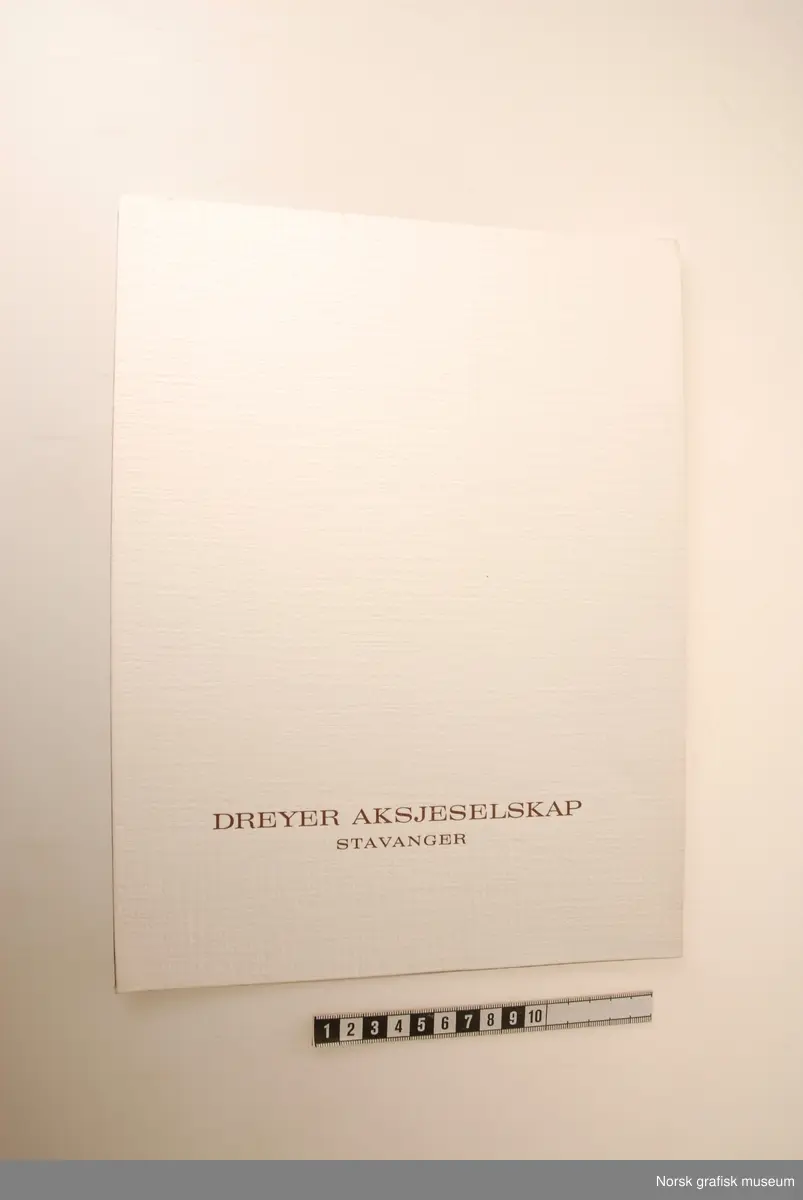 Boken Stjørnir og Vettiljos, av Hans Henrik Holm. Denne utgaven har tresnitt av Hans Gerhard Sørensen.