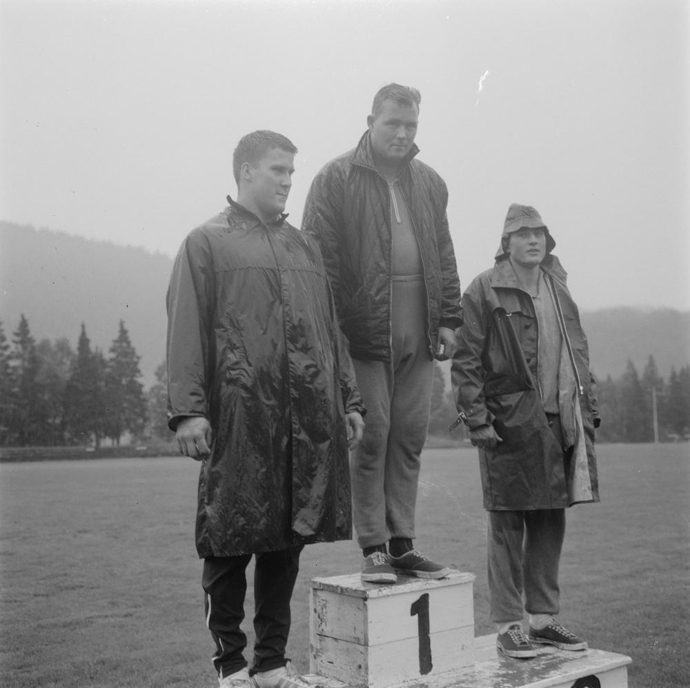 Nord Norsk mesterskap i friidrett 1966. Premieutdeling.Medaljevinnere