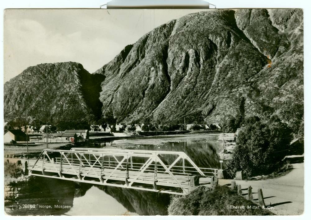 Skjevbrua med Skaret i Øyfjellet og deler av Mosjøen, samt Skjerva.