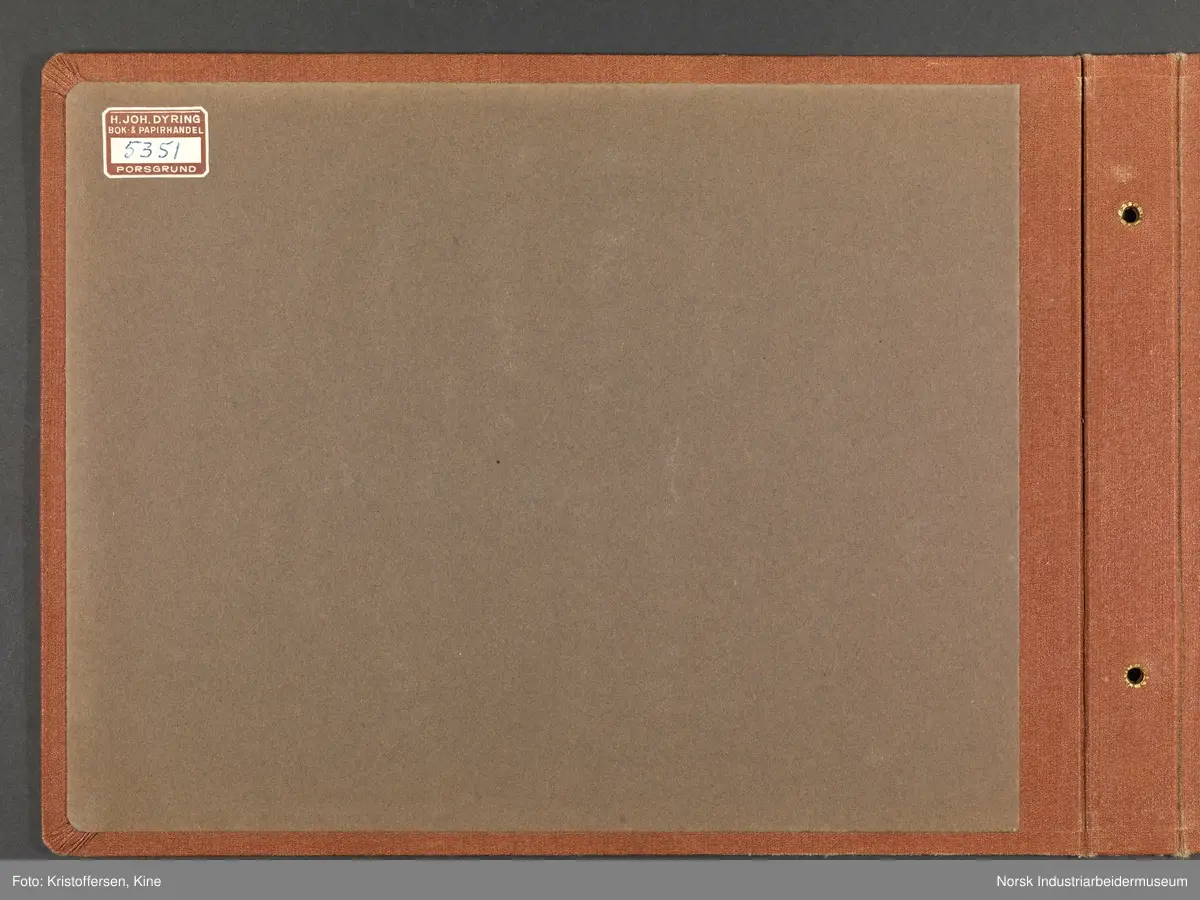 Fotoalbum med 48 sider og 46 innlimte fotografier fra Norsk Hydro på Herøya.