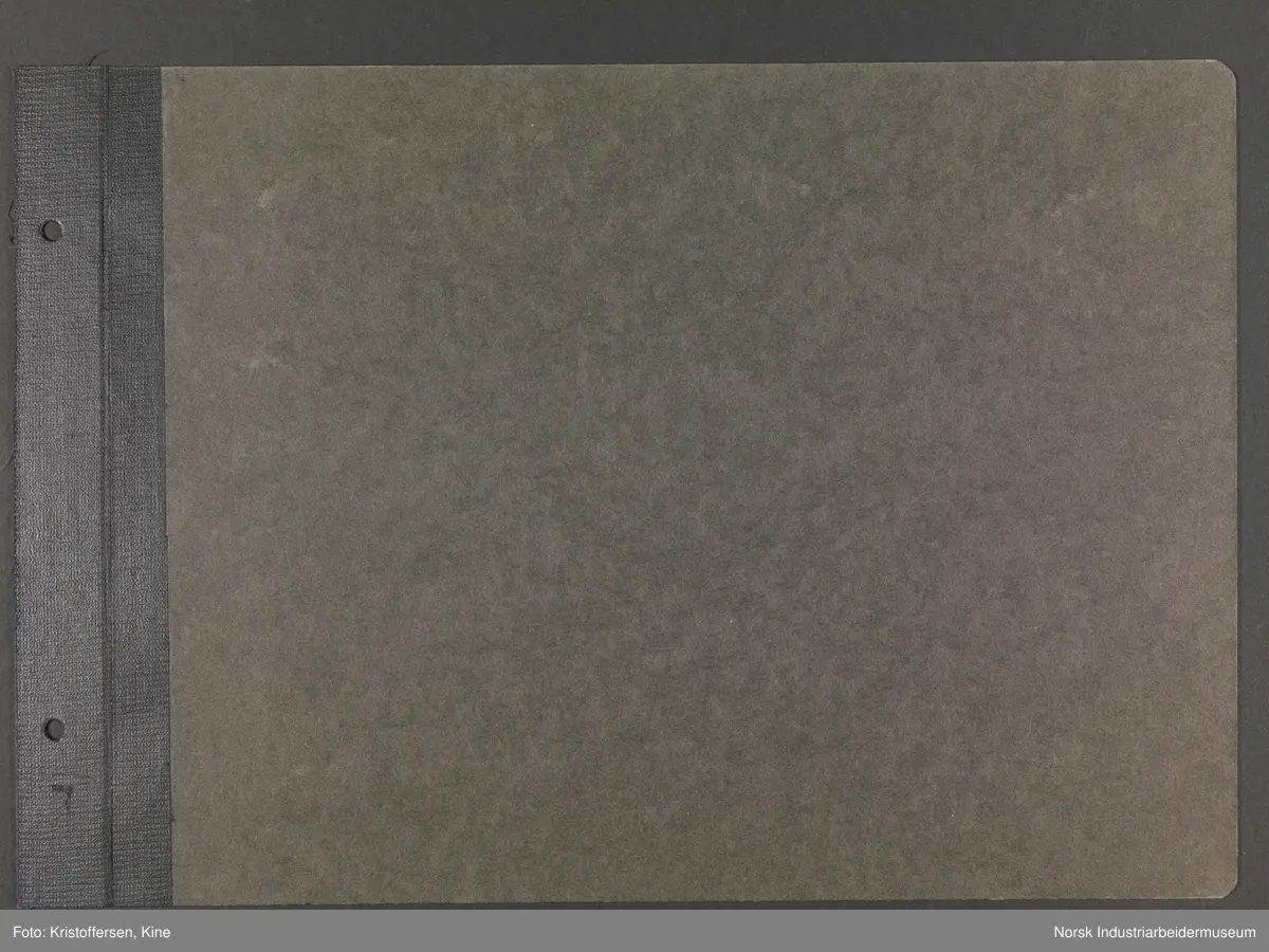 Fotoalbum med 48 sider og 61 innlimte fotografier fra Norsk Hydro på Herøya.