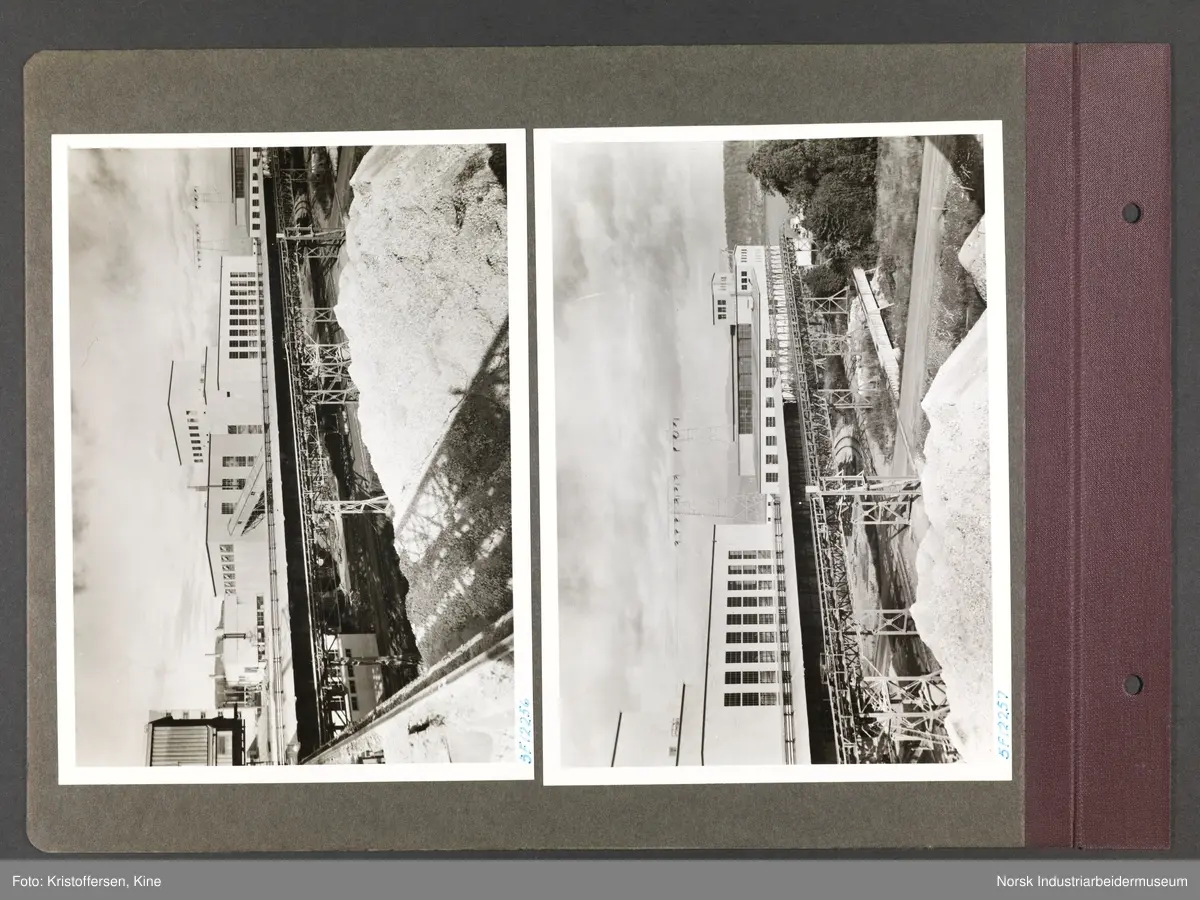 Fotoalbum med 50 sider og 123 innlimte fotografier fra Norsk Hydro på Herøya.