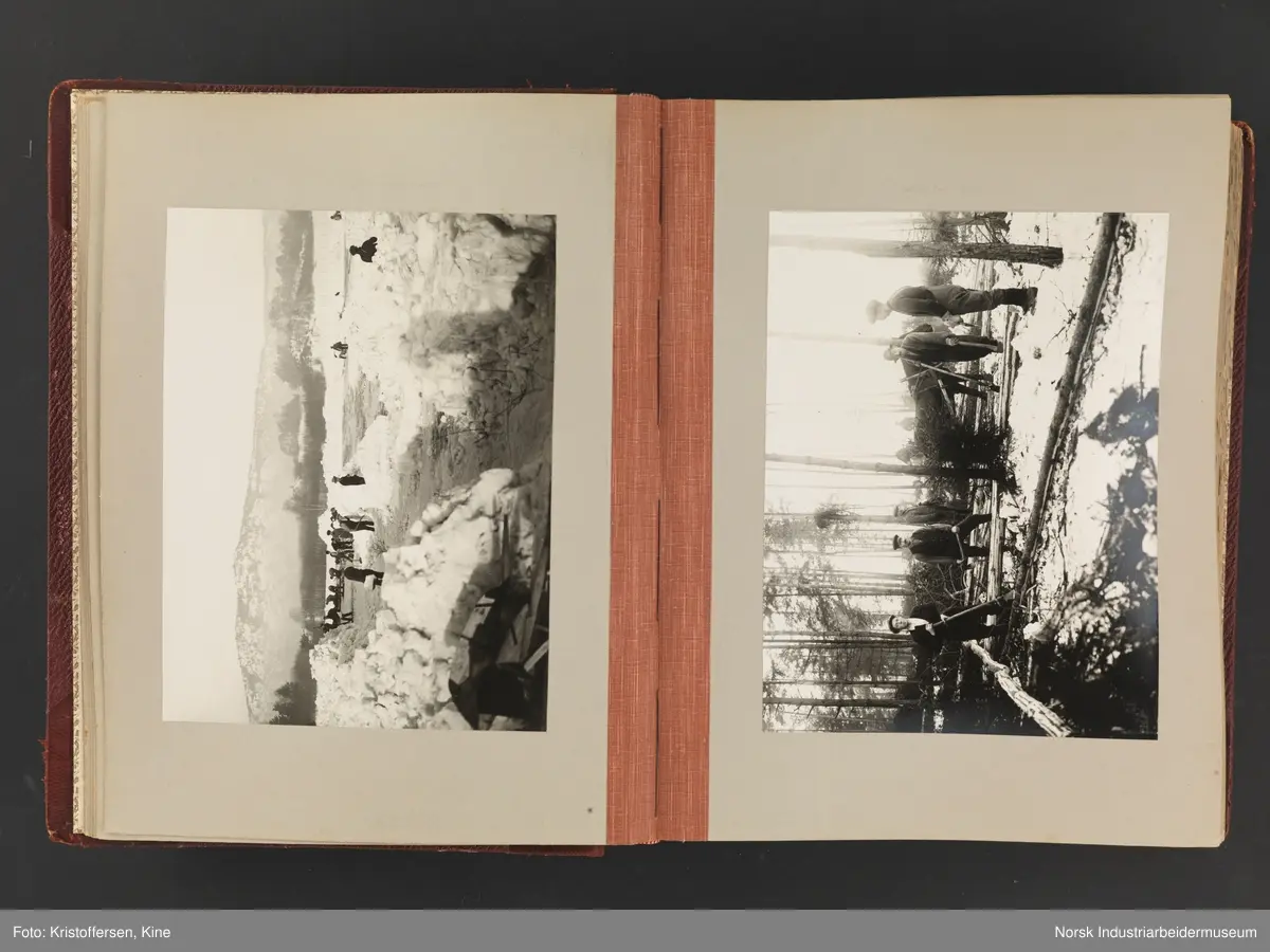 Fotoalbum med 88 sider og 164 innlimte fotografier fra Norsk Hydro på Herøya. Fotografiene viser starten av Eidanger Salpeterfabriker