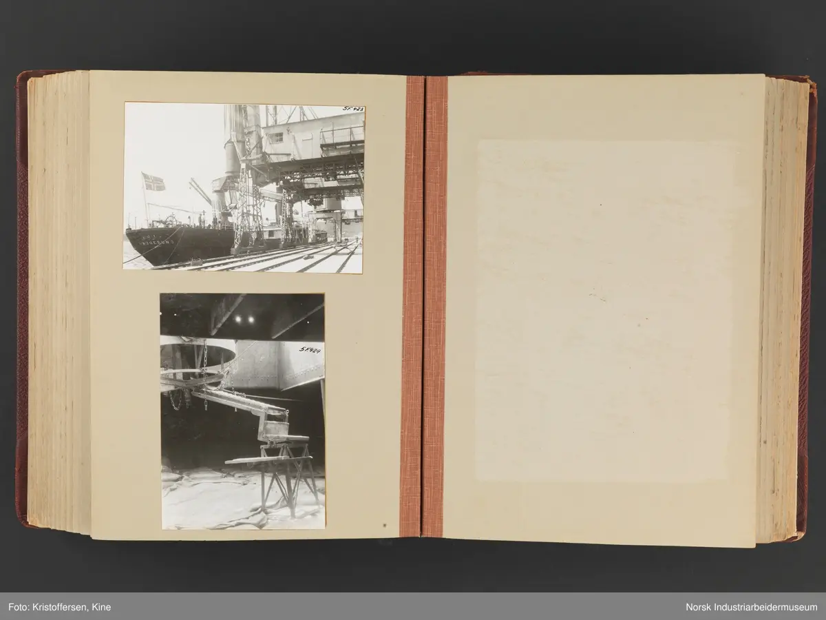 Fotoalbum med 88 sider og 116 innlimte fotografier fra Norsk Hydro på Herøya. Fotografiene viser starten av Eidanger Salpeterfabriker