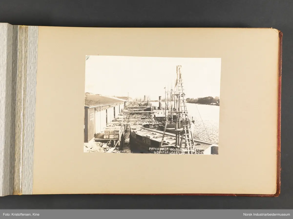 Fotoalbum med 100 sider og 53 innlimte fotografier fra Menstad i Skien