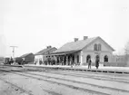 Stationen  med ånglok från Nora - Karlskoga Järnväg, NKJ.