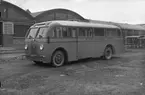 Volvo B1-buss för Haglund & Larsson. Karossen tillverkad av Aktiebolaget Svenska Järnvägsverkstäderna, ASJ. Leveransfoto.