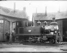 Vikbolandsbanan, VB lok 7. Till vänster lokförare  Hj. Pettersson.