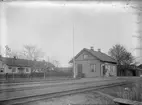 Stationen
Trafikplats anlagd 1874. Stationshus i en våning i trä