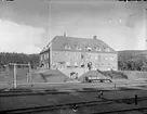 Stationen anlades 1898. Nytt stationshus (två våningar i sten) byggdes 1917