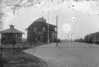 Trafikplats anlagd 1905. Stationshus i två våningar i sten. Byggnaden moderniserad 1937