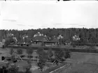 Stationen öppnad 1 juni 1906, sedan AB Norrvikens Villastad hade bildats 
Stationen anlades 1907. Stationshuset har sedan dess ej genomgått någon större ombyggnad  Nytt stationshus 1950-t, som revs i samband med fyrspårsbygget 1994. Två bostadshus öster om banan. Den ombygda stationen öppnad 1995-08-29.