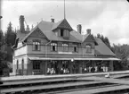 Stationen anlades 1900. Tvåvånings byggnad. Stationen anlades 1900. Arkitekt Folke Zettervall. Elljus 1921. Allmän trafik nedlagd i maj 1967. Stationshuset rivet 1972