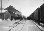 Station anlagd 1881. Tvåvånings stationshus i trä. 1943 moderniserades expeditionslokalerna, tillbyggdes bagageutrymme och inreddes byggnaden med moderna bekvämligheter