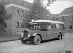 Tidaholmsbuss för Karl Persson, Lotorp. Under 1927-1930 levererades fyra bussar från Tidaholms bruks AB. De var typiska för Lund-s trafikstart. Den sista Tidaholmsbussen levererades 1930 och den var större än de fyra tidigare.