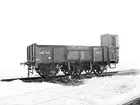 Stockholm - Västerås - Bergslagen Järnväg, SWB Mss 1495. Vagn med tre axlar och bromshytt.