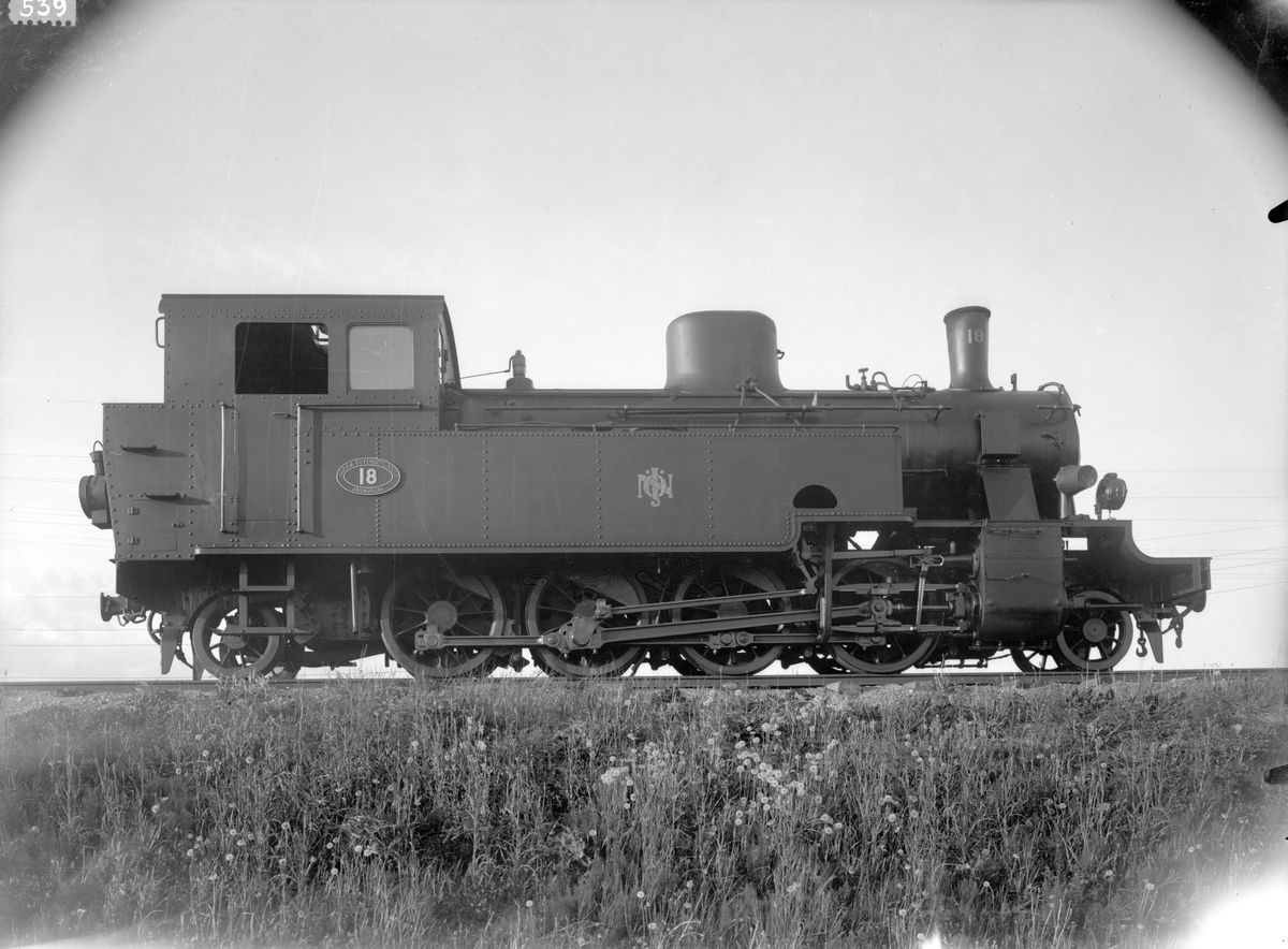 NÖJ nr 18 (f.d. ID SJ N4p 3160), 891 mm. Tillverkarnummer MV 668.
Axelföljd: 1D1.
Dragkraft: 6210 kg.
Vikt: 41,4 ton.
