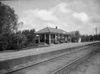 Stationen anlades som hållplats 1905. Trafikplats 1933 och station 1946. Envånings stationshus i trä