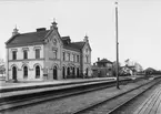 Enköping järnvägsstation 1916.
Telefon, Restaurant.