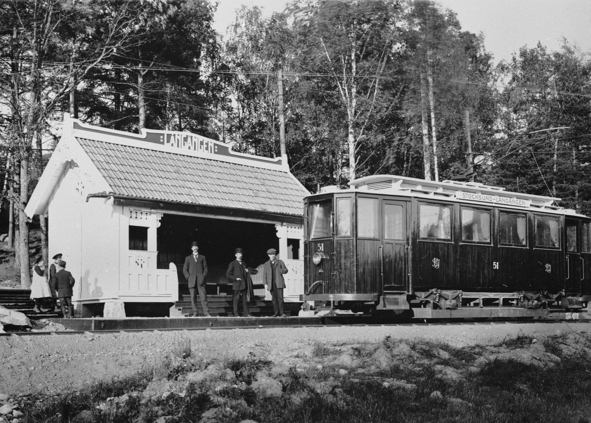 Stockholm–Rimbo Järnvägsaktiebolag, SRJ spårvagn 51 vid Långängen hållplats, sedemera Långängstorp, på Långängsbanan.