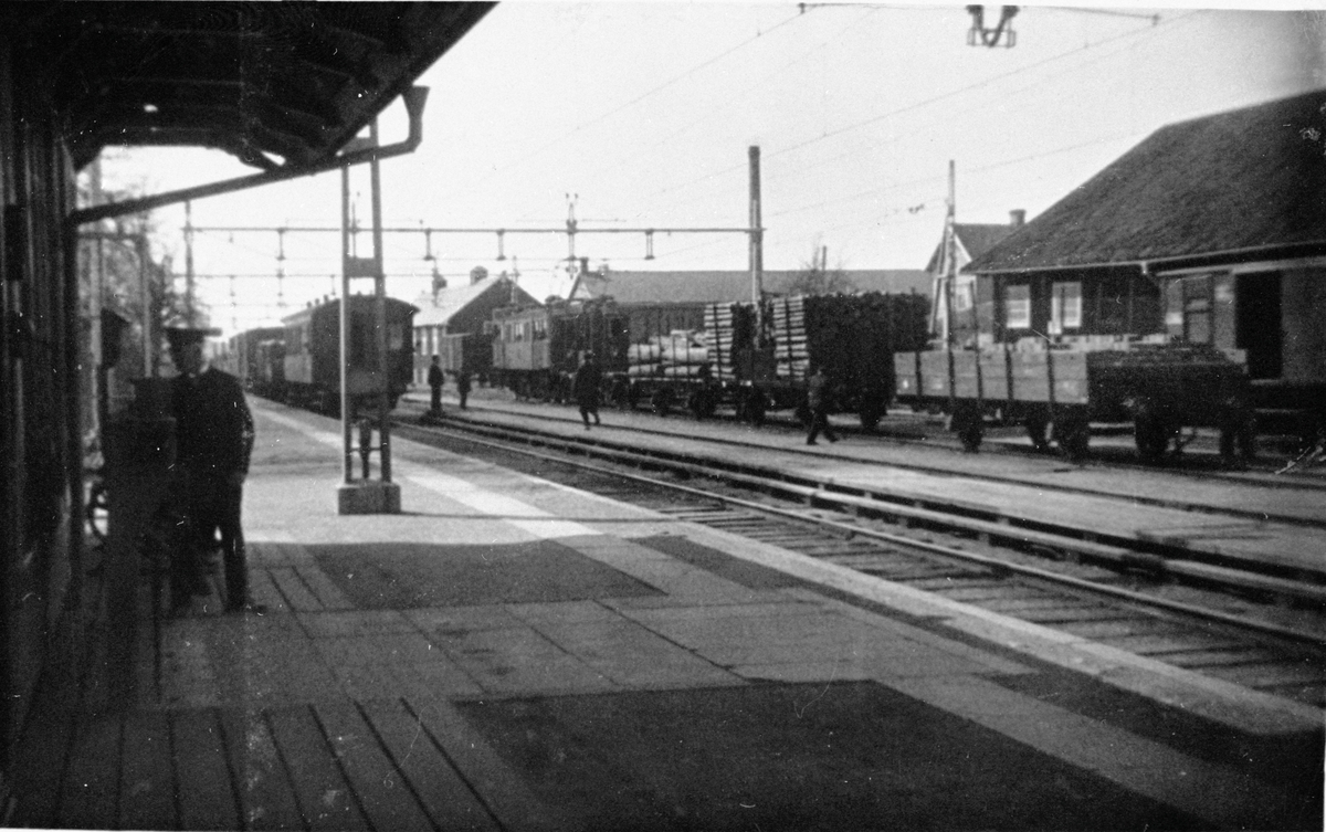Valla station.