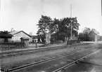 Stationen öppnades 1879. Stationshuset var då ett tvåvånings trähus med bostadslägenhet i övervåningen. 1917 byggdes ett nytt stationshus. Bangården har byggts om flera gånger. Elektriskt ställverk 1938.