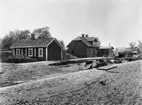 Stationen med banvakts stuga 108. Stationen öppnades 1879. Stationshuset var då ett tvåvånings trähus med bostadslägenhet i övervåningen. 1917 byggdes ett nytt stationshus. Bangården har byggts om flera gånger. Elektriskt ställverk 1938.