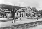 SHJ linje Hälsingborg - Ängelholm - Halmstad öppnades 1885. Elektrisk drift infördes på 1930-talet.