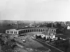 Nya lokstationen Örebro C. Lokstation byggdes norr om stationshuset och var klart 1921. Plats för 18 lok och 20 m vändskiva.