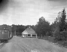 Stationshus i trä i två våningar. Stationen öppnades 1906. Upphörde på 1960-talet.