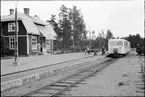 Ädelfors station. På spåret en Hilding Carlsson motorvagn.