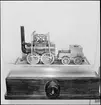 Modell av ånglok.