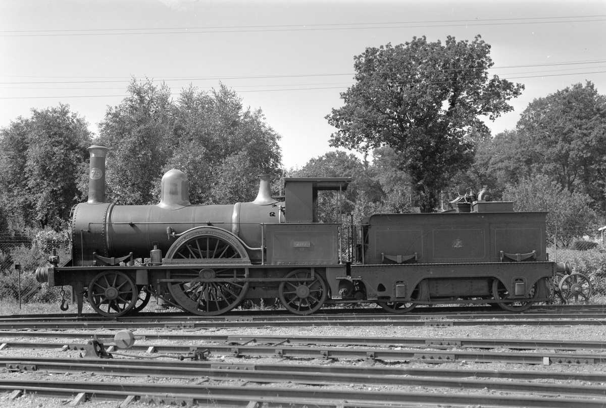 SJ ånglok litt Aa Nr 75, "Göta".
Största tillåtna hastighet: 90 km/h
Bufferttyp: mod. "Ä". Läder med tagelstoppning.
Tender: A nr 63. (kommer från 63, YMER)

Data från Katalog över Statens järnvägars avdelning å Baltiska utställningen i Malmö 1914, Stockholm 1914, s 16:

Cylinderdiameter 381 mm
Slagets längd 508 mm
Drivhjulsdiameter 1874 mm
Effektivt ångtryck 8,5 kg/kvcm
Eldyta total inv. 77,30 kvm
Rostyta 1,30 kvm
Hjulbas 4268 mm
Vikt i tjänst 24,80 ton
Adhesionsvikt 12,00 ton
Dragkraft 2170 kg
Tenderns vikt inklusive fulla förråd bestående av 1,40 ton kol och 5,43 ton vatten 14,28 ton.