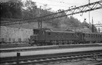 Bangård vid Bern Hauptbahnhof, Bern Centralstation. Schweizerische Bundesbahnen, SBB Ae 4/7 11020.